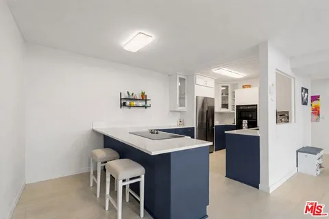 $1,150,000 | 2385 Roscomare Road, Unit F10, Los Angeles, CA 90077
