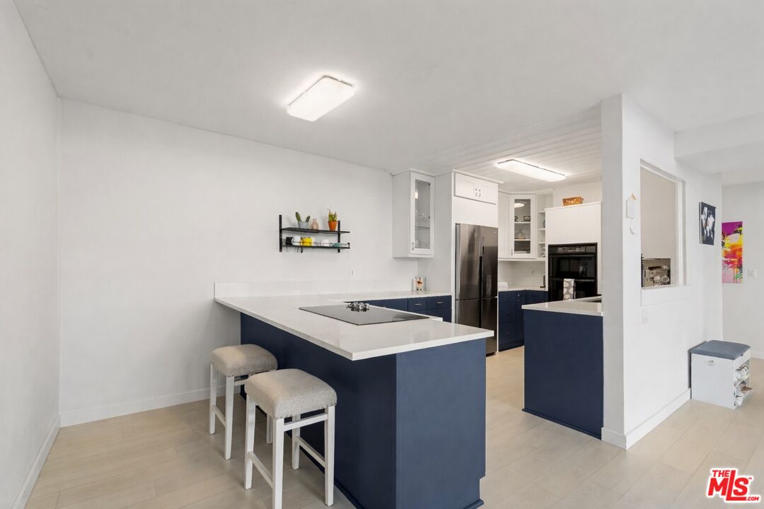 2385 Roscomare Road, Unit F10 Los Angeles, CA 90077 - Photo 10 of 35
