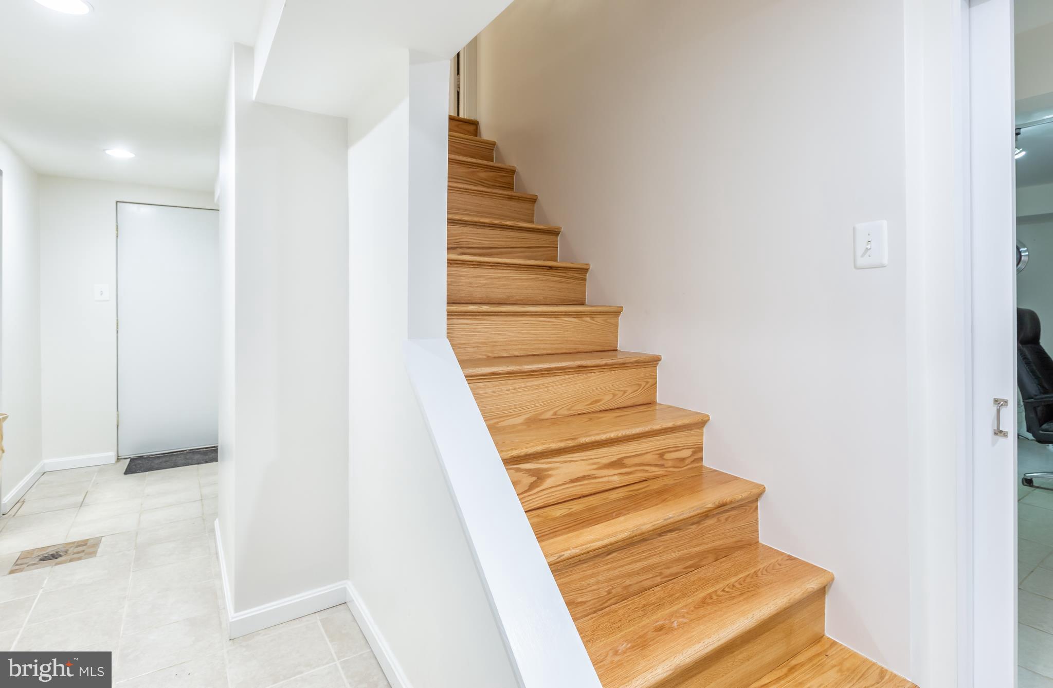 5507 Greentree Road Bethesda, MD 20817 - Photo 27 of 30 Interior (General)