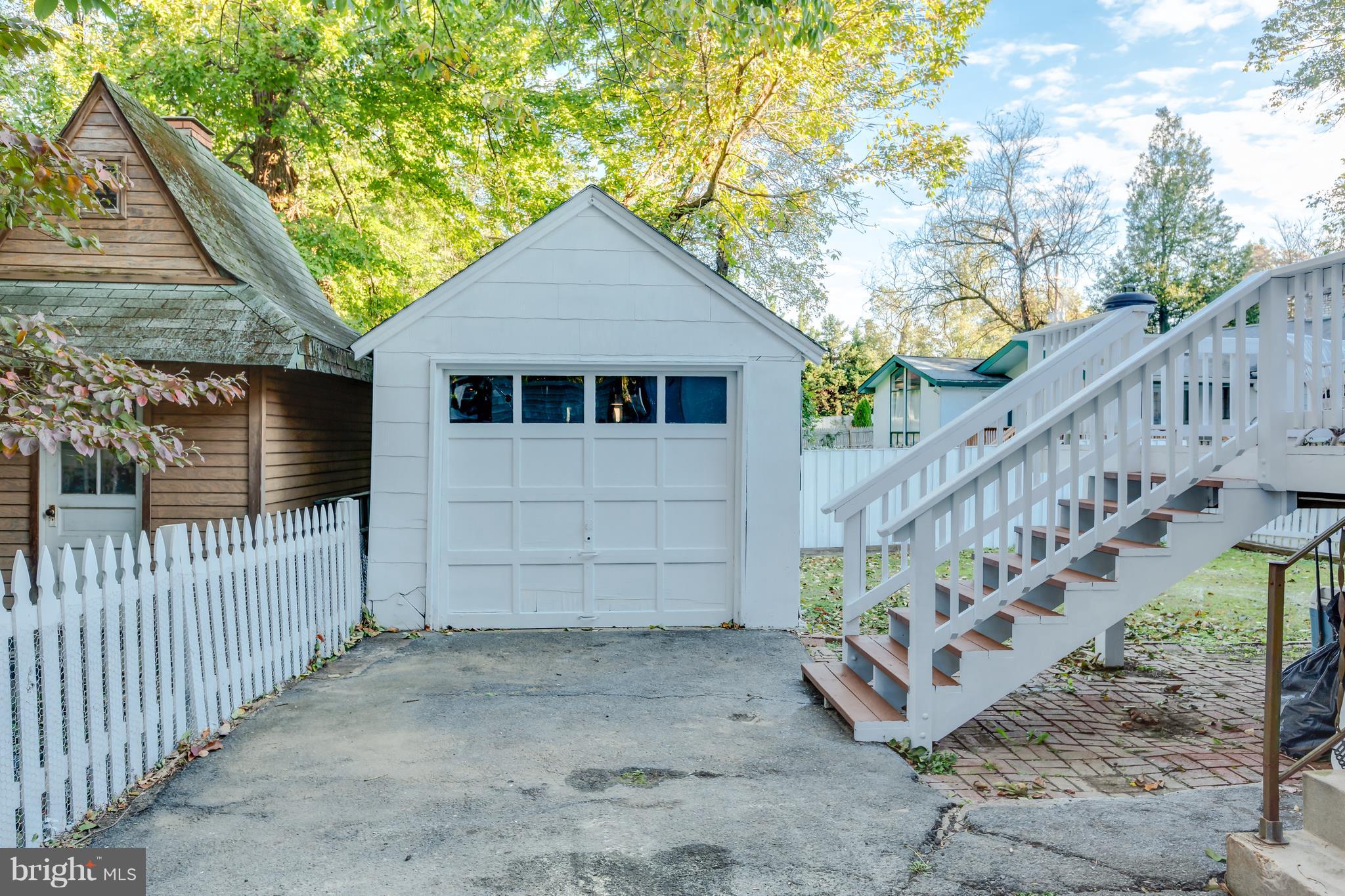 5507 Greentree Road Bethesda, MD 20817 - Photo 28 of 30 One Car Detached Garage
