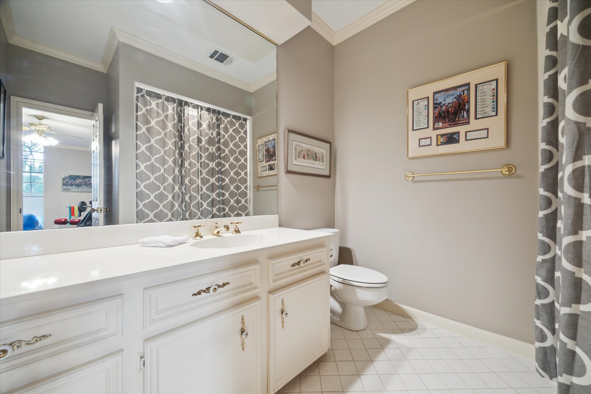 345 Knipp Road Bunker Hill Village, TX 77024 - Photo 30 of 42 Full en suite bath with double sinks and two separate walk-in closets.