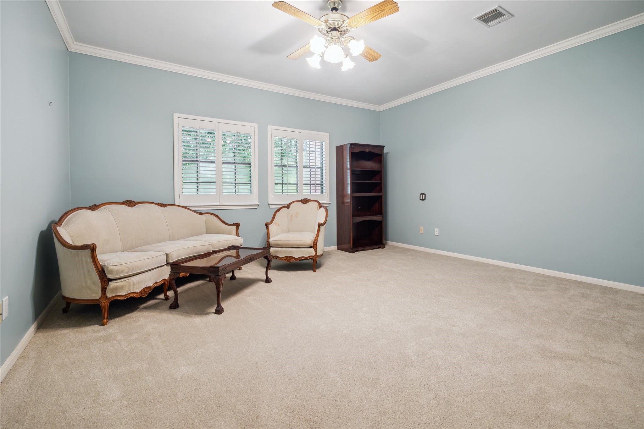 345 Knipp Road Bunker Hill Village, TX 77024 - Photo 34 of 42 Fourth secondary bedroom with en suite bath.