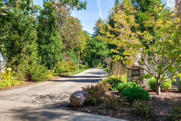 $2,550,000 | 1175 Edgewood Road, Lake Forest, IL 60045