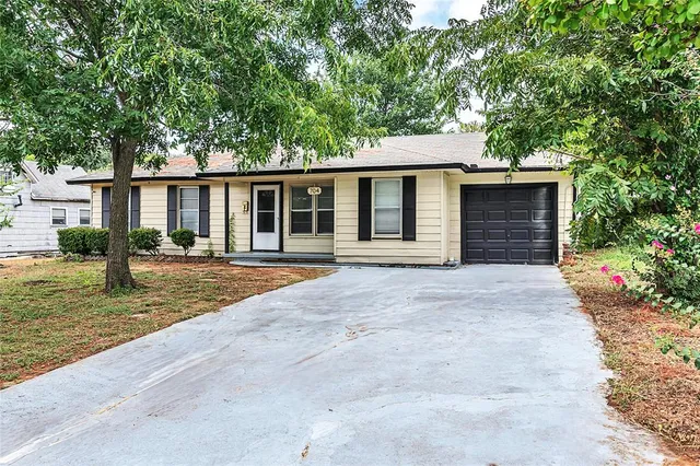 $329,650 | 704 Vine Street, Euless, TX 76040