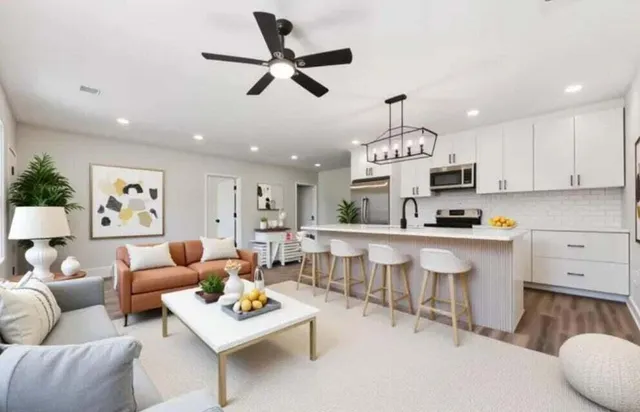 $2,800 | 2136 Commander Road, North Charleston, SC 29405