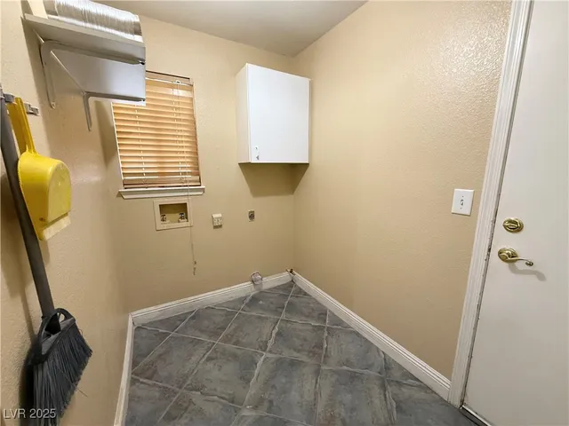 $3,290 | 2404 Twin Flower Circle, Las Vegas, NV 89134