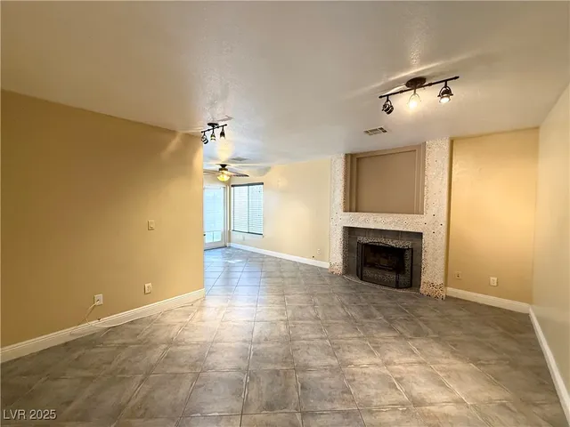 $3,290 | 2404 Twin Flower Circle, Las Vegas, NV 89134