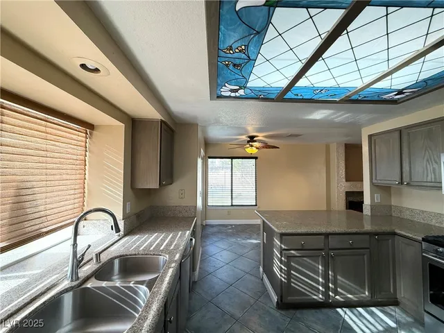 $3,290 | 2404 Twin Flower Circle, Las Vegas, NV 89134