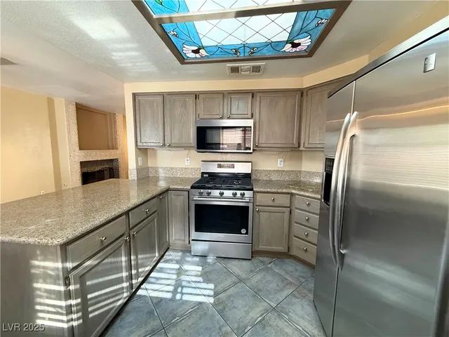 $3,290 | 2404 Twin Flower Circle, Las Vegas, NV 89134