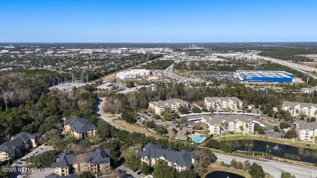 $189,900 | 7801 Point Meadows Drive, Unit 2302, Jacksonville, FL 32256