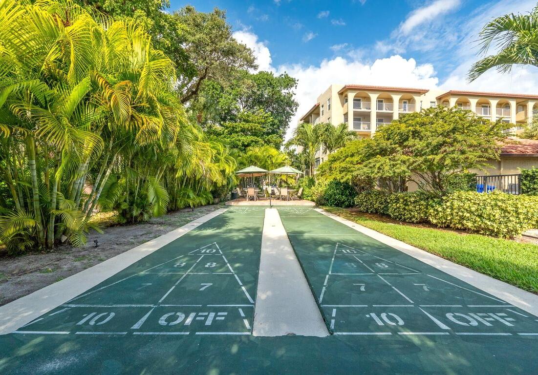 951 De Soto Road, Unit 233 Boca Raton, FL 33432 - Photo 38 of 41 a view of a yard with plants