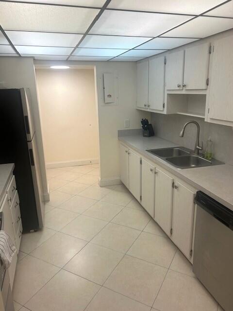 951 De Soto Road, Unit 233 Boca Raton, FL 33432 - Photo 9 of 41 a kitchen with a sink and cabinets