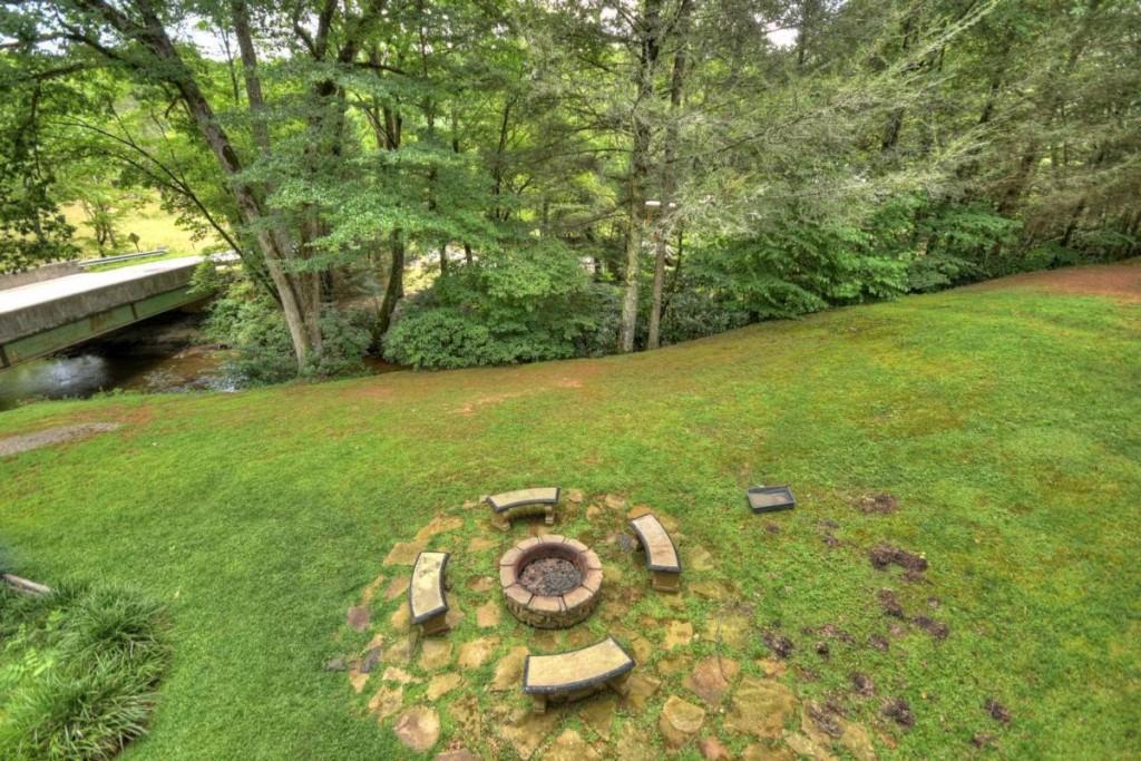 111 Laurel Crossing Blue Ridge, GA 30513 - Photo 11 of 50