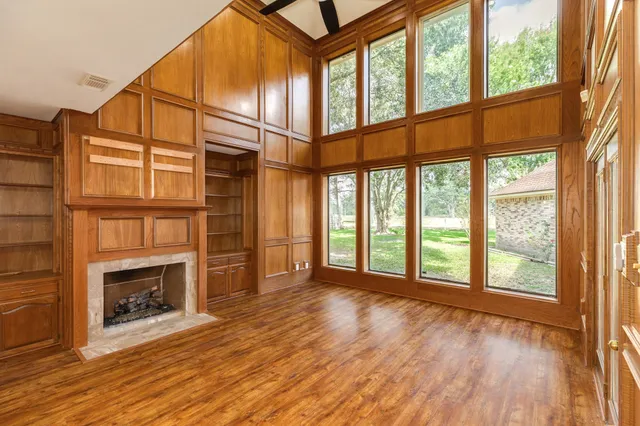 a view of an entryway of a house