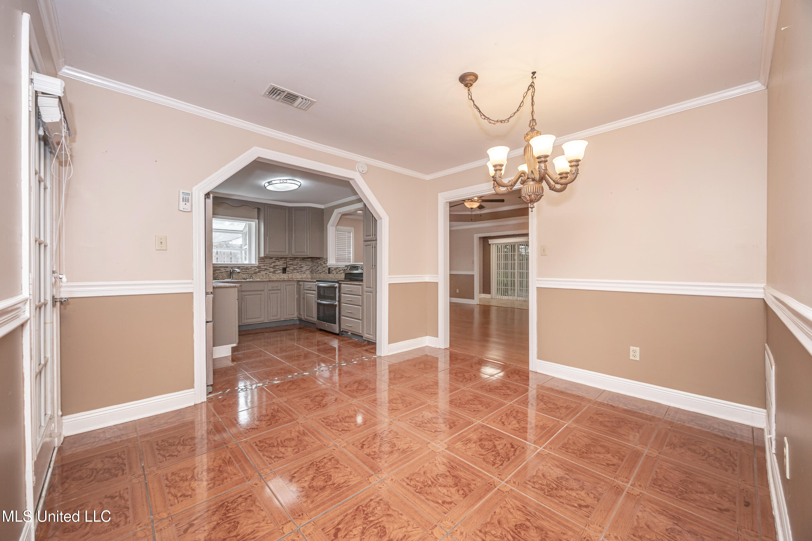 1891 Brasher Road Biloxi, MS 39532 - Photo 8 of 52 IMG_2324