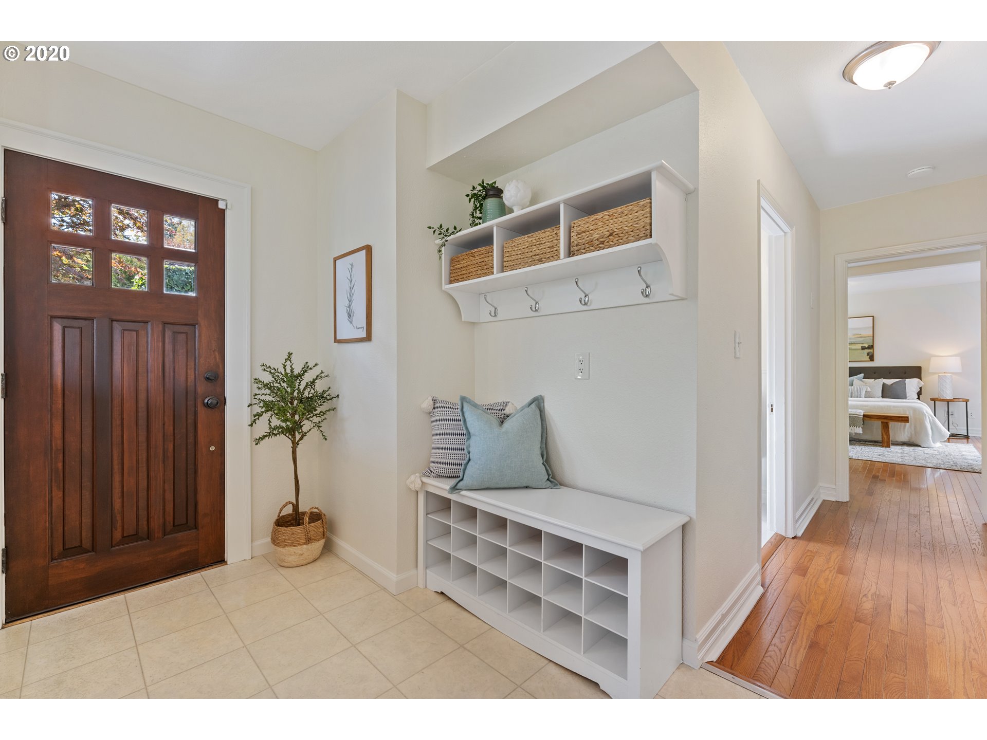 1611 Southwest Freeman Street Portland, OR 97219 - Photo 3 of 32 Gallery Image 3