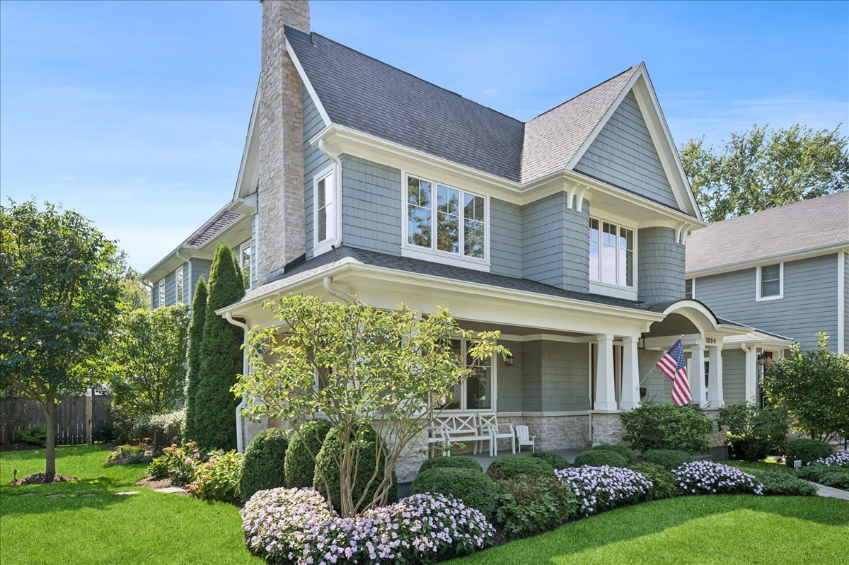 1004 Oak Street Winnetka, IL 60093 - Photo 2 of 51 front view of a house with a yard
