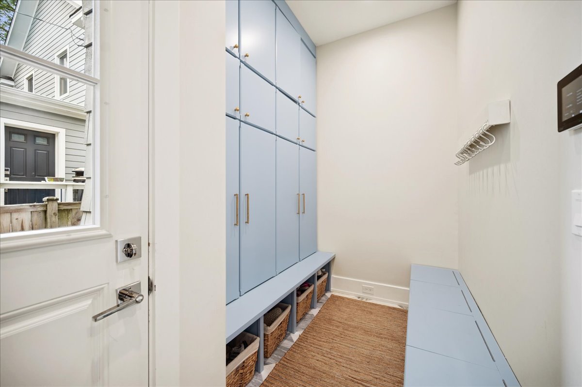 1004 Oak Street Winnetka, IL 60093 - Photo 22 of 51 a view of a walk in closet