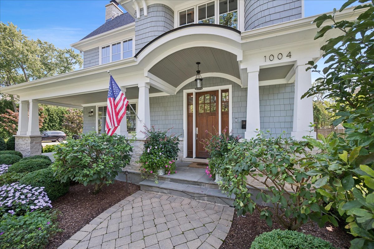 1004 Oak Street Winnetka, IL 60093 - Photo 3 of 51 a front view of a house