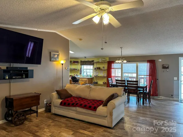 $250,000 | 14 Westfield Trace, Franklin, NC 28734