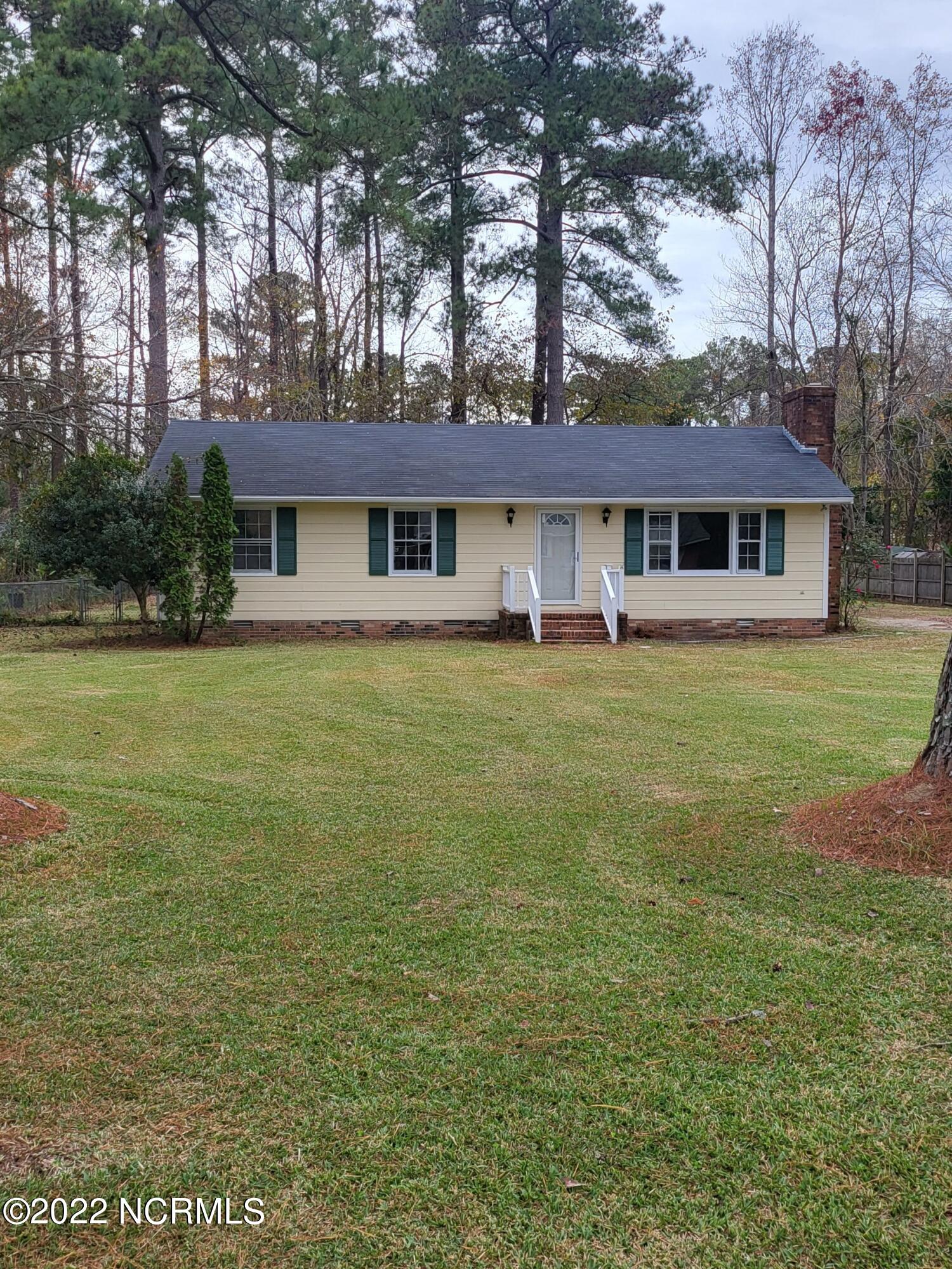 216 Gibbs Road New Bern, NC 28560 - Photo 1 of 35 frontview