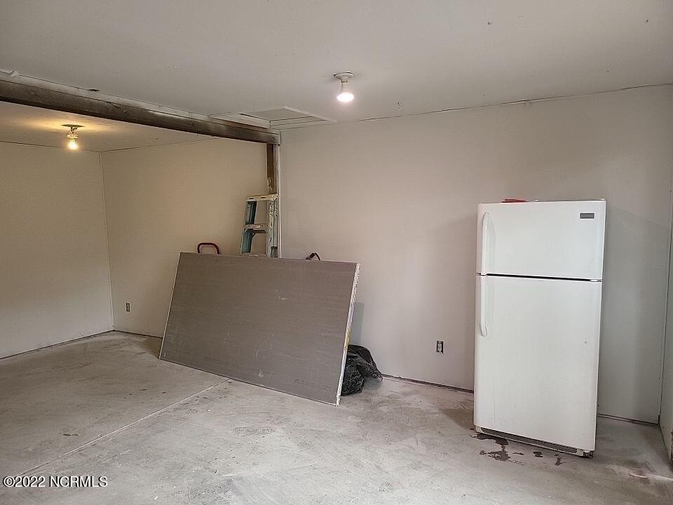 216 Gibbs Road New Bern, NC 28560 - Photo 13 of 35 workshop interio