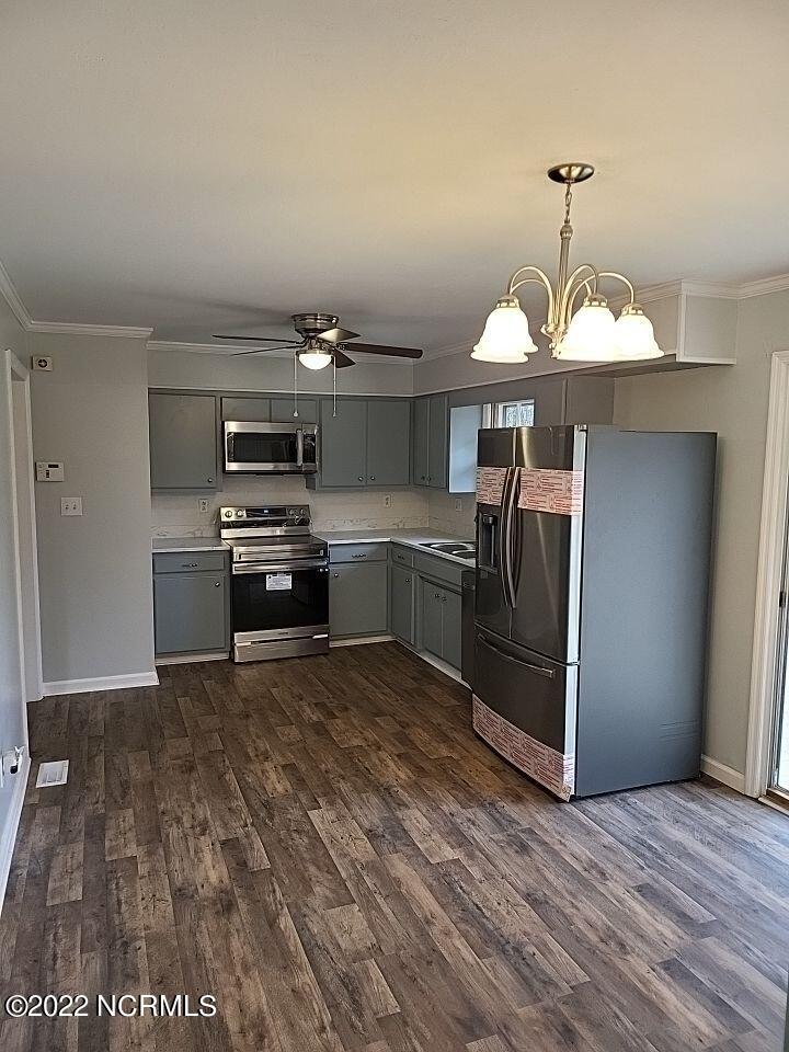 216 Gibbs Road New Bern, NC 28560 - Photo 17 of 35 kitchen