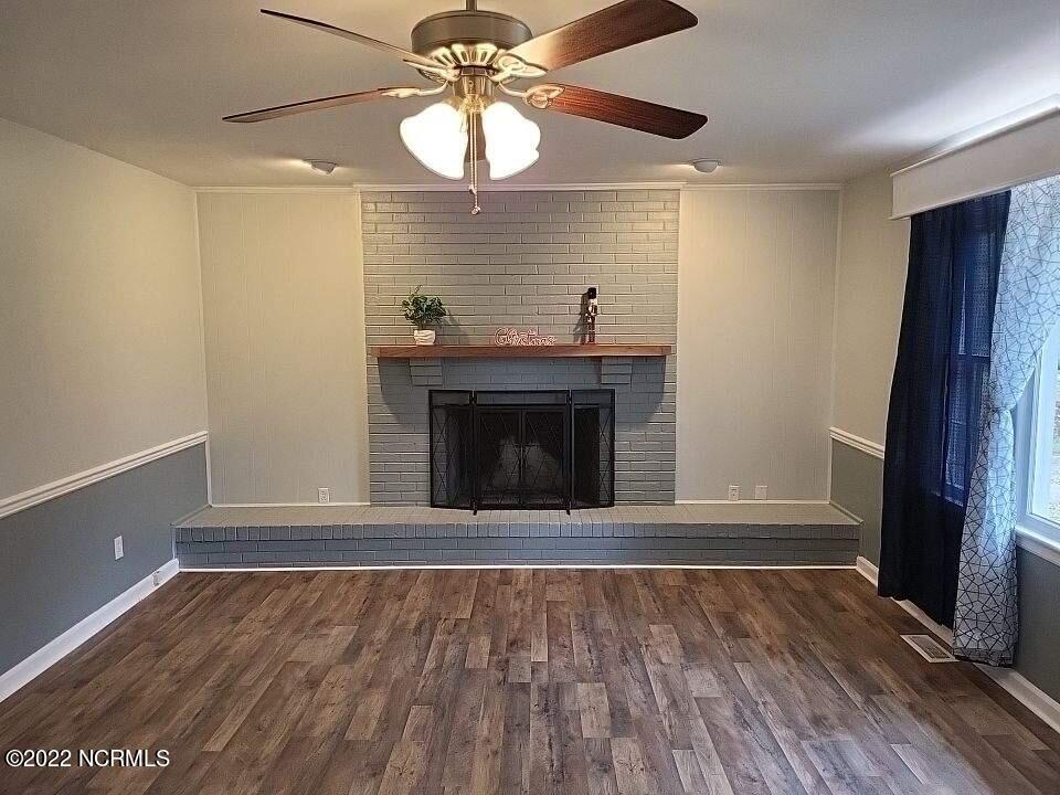 216 Gibbs Road New Bern, NC 28560 - Photo 21 of 35 living room