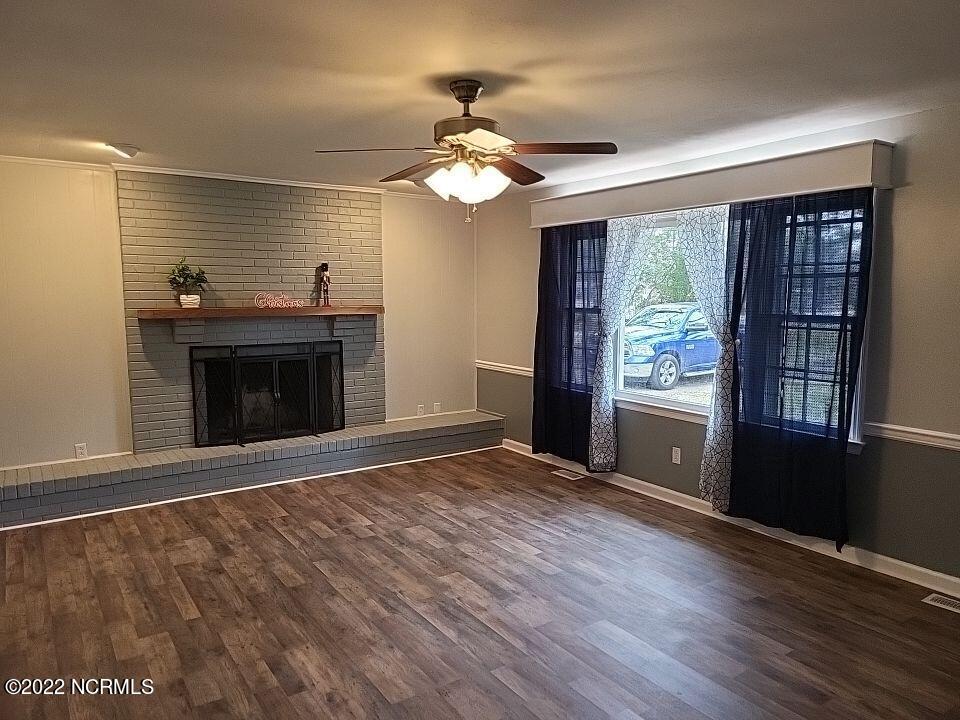 216 Gibbs Road New Bern, NC 28560 - Photo 23 of 35 living room