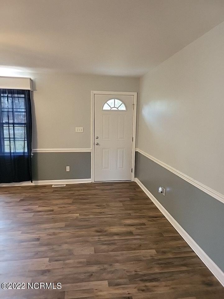 216 Gibbs Road New Bern, NC 28560 - Photo 25 of 35 living room