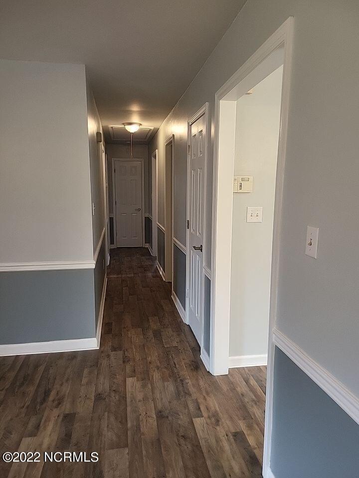 216 Gibbs Road New Bern, NC 28560 - Photo 27 of 35 hallway
