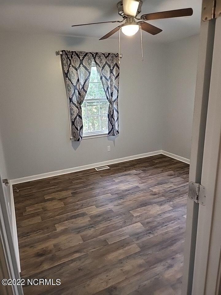 216 Gibbs Road New Bern, NC 28560 - Photo 31 of 35 secondary bedroom