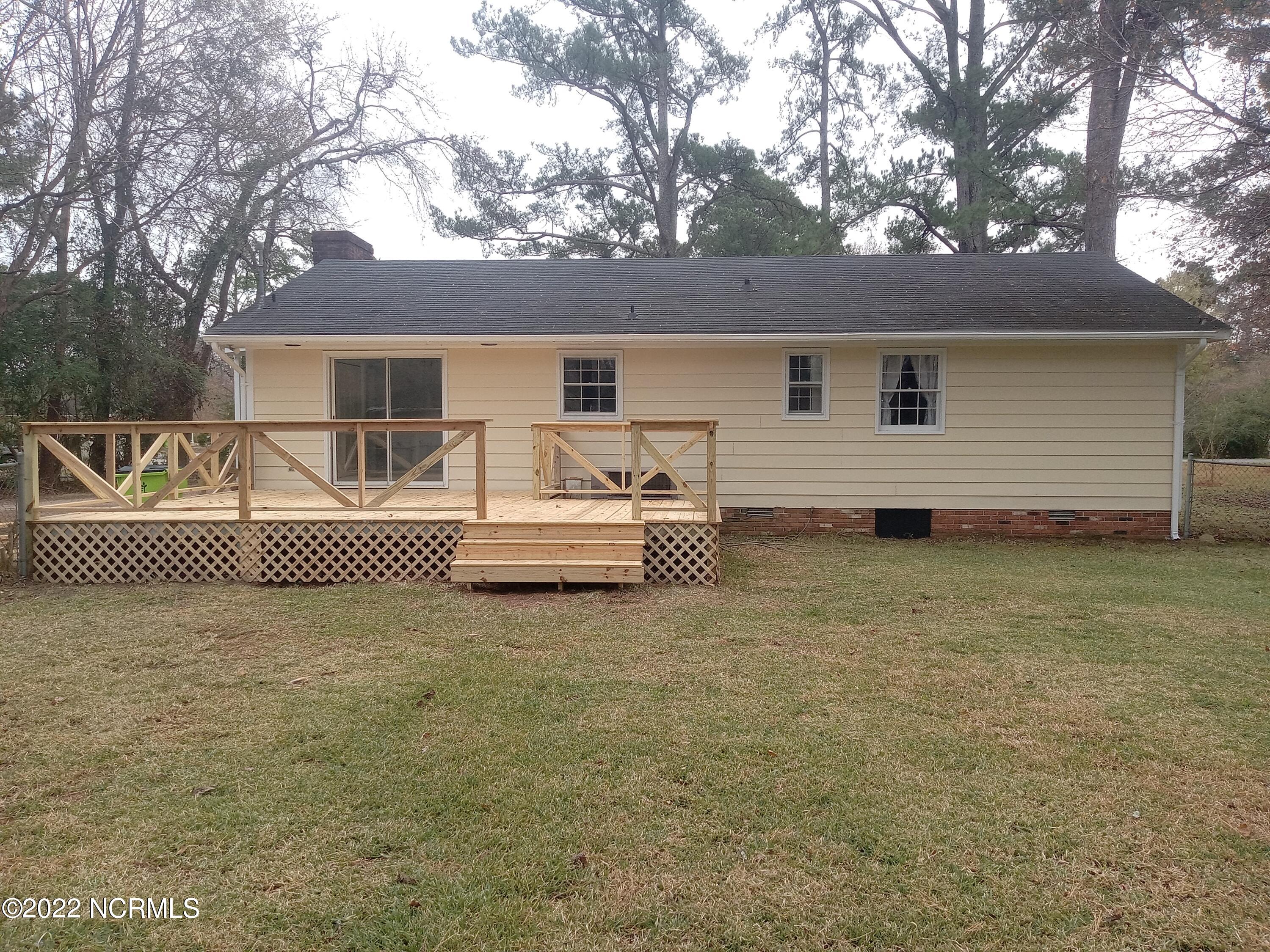216 Gibbs Road New Bern, NC 28560 - Photo 6 of 35 rearview