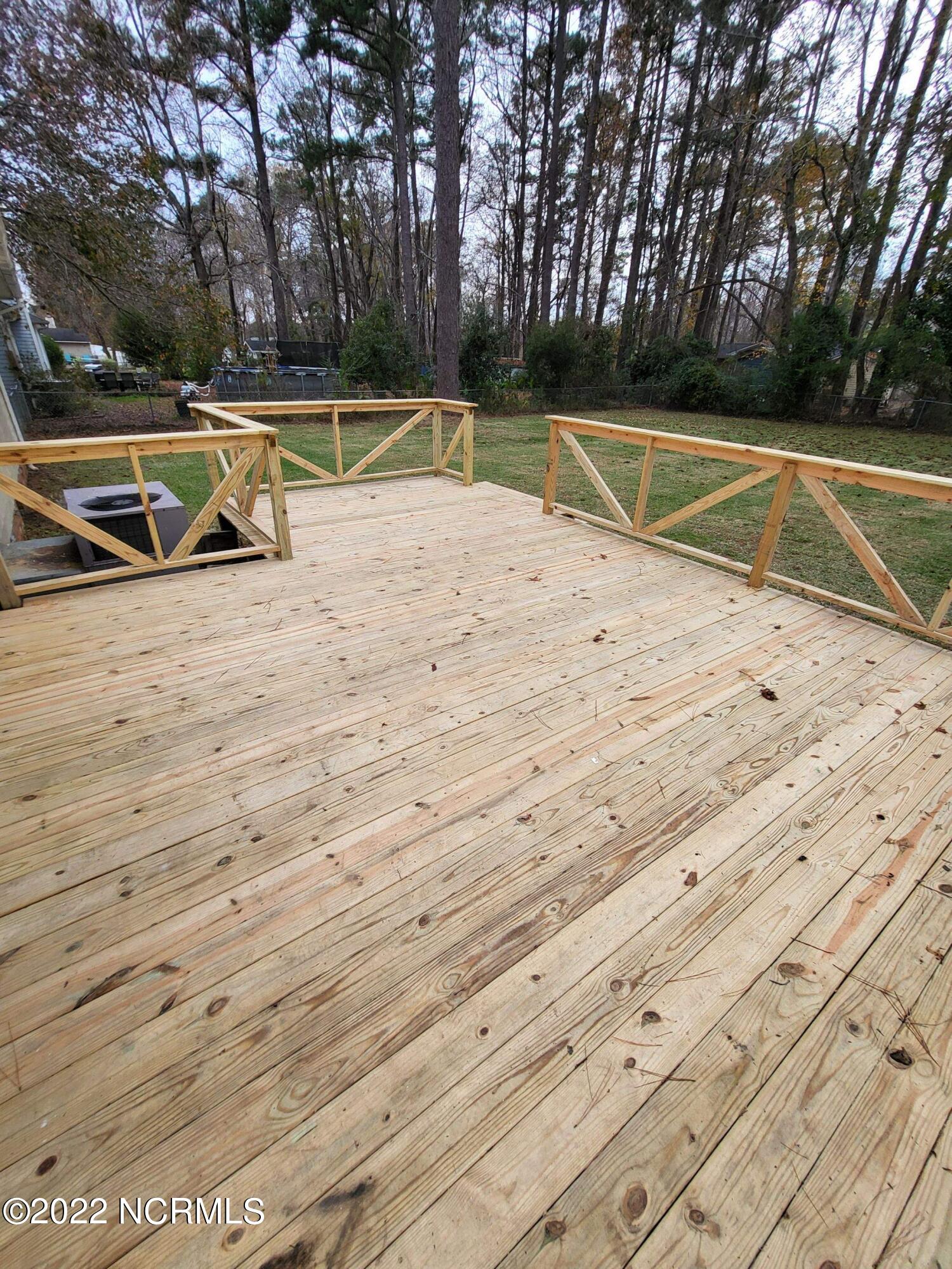216 Gibbs Road New Bern, NC 28560 - Photo 10 of 35 deck