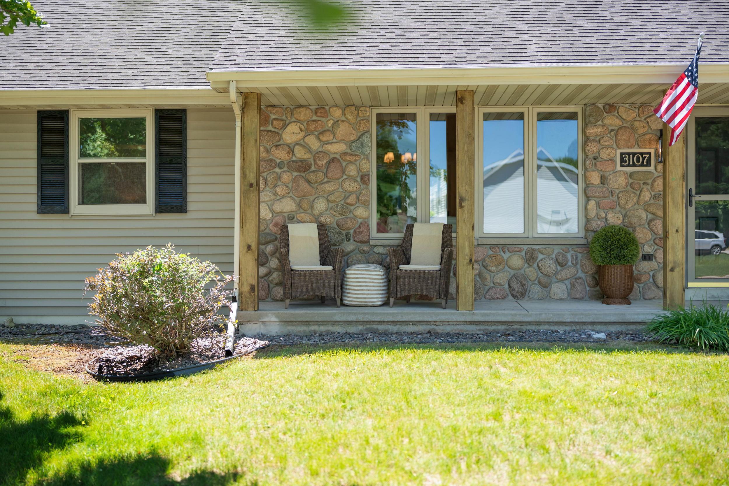 3107 Devroy Lane Green Bay, WI 54313 - Photo 7 of 75