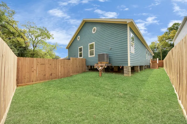 $1,700 | 1314 West Willis Street, Unit A, Alvin, TX 77511