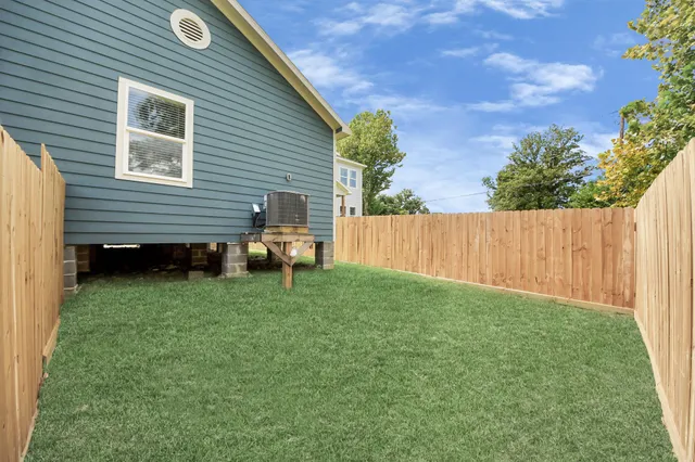 $1,700 | 1314 West Willis Street, Unit A, Alvin, TX 77511