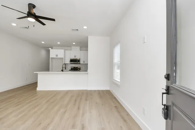 $1,700 | 1314 West Willis Street, Unit A, Alvin, TX 77511