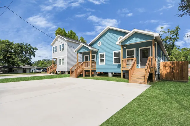 $1,700 | 1314 West Willis Street, Unit A, Alvin, TX 77511