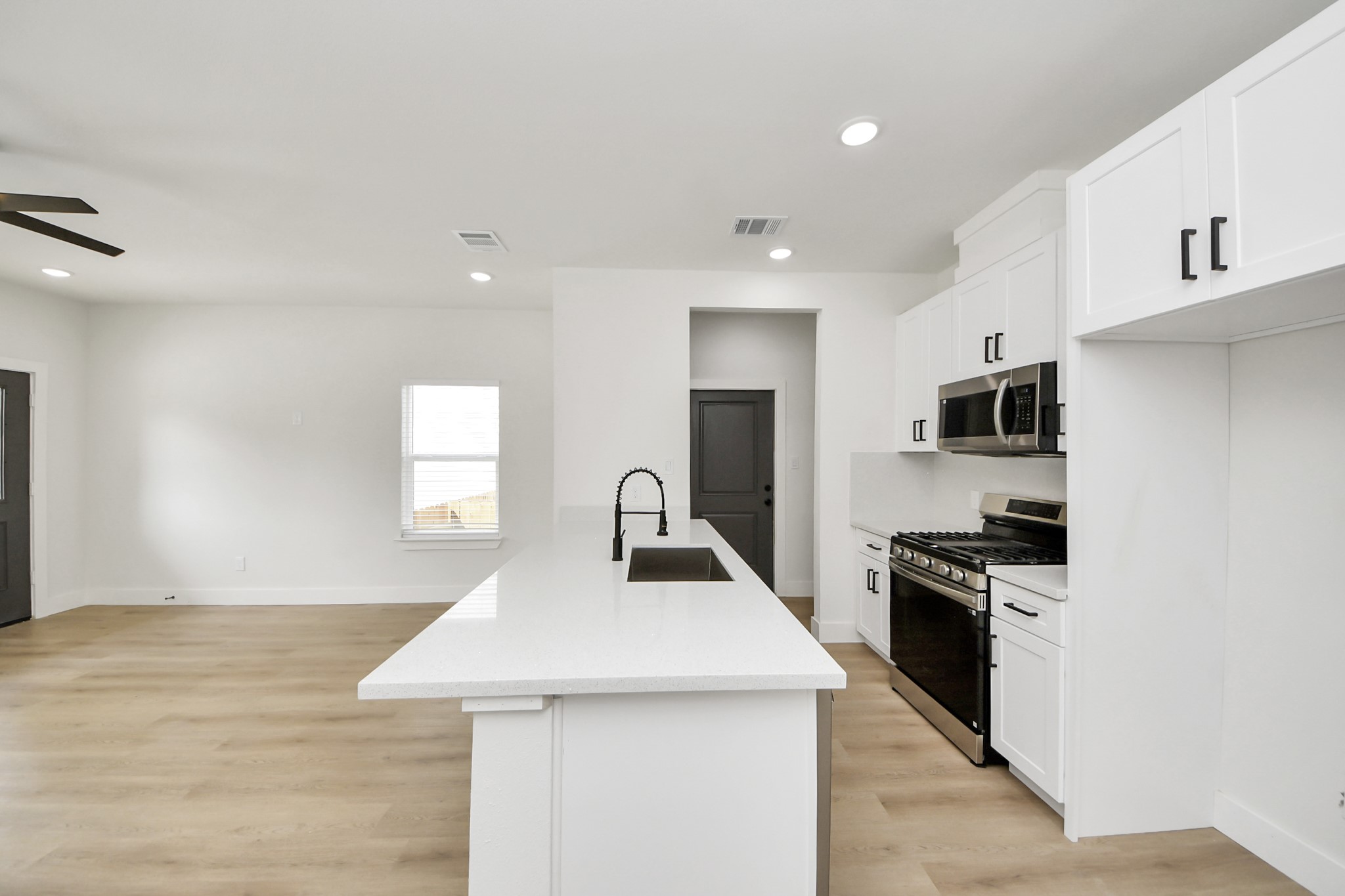 1314 West Willis Street, Unit A Alvin, TX 77511 - Photo 5 of 50