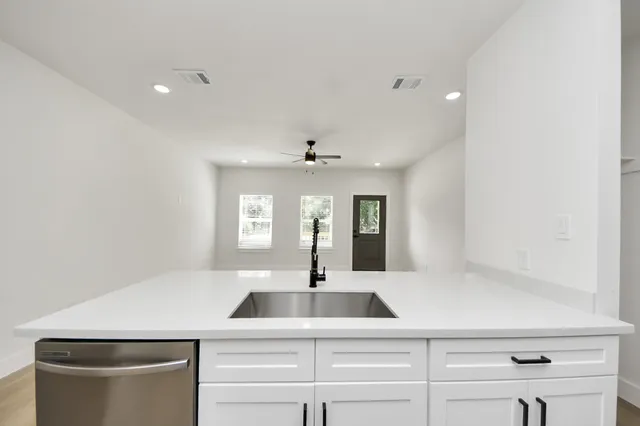 $1,700 | 1314 West Willis Street, Unit A, Alvin, TX 77511