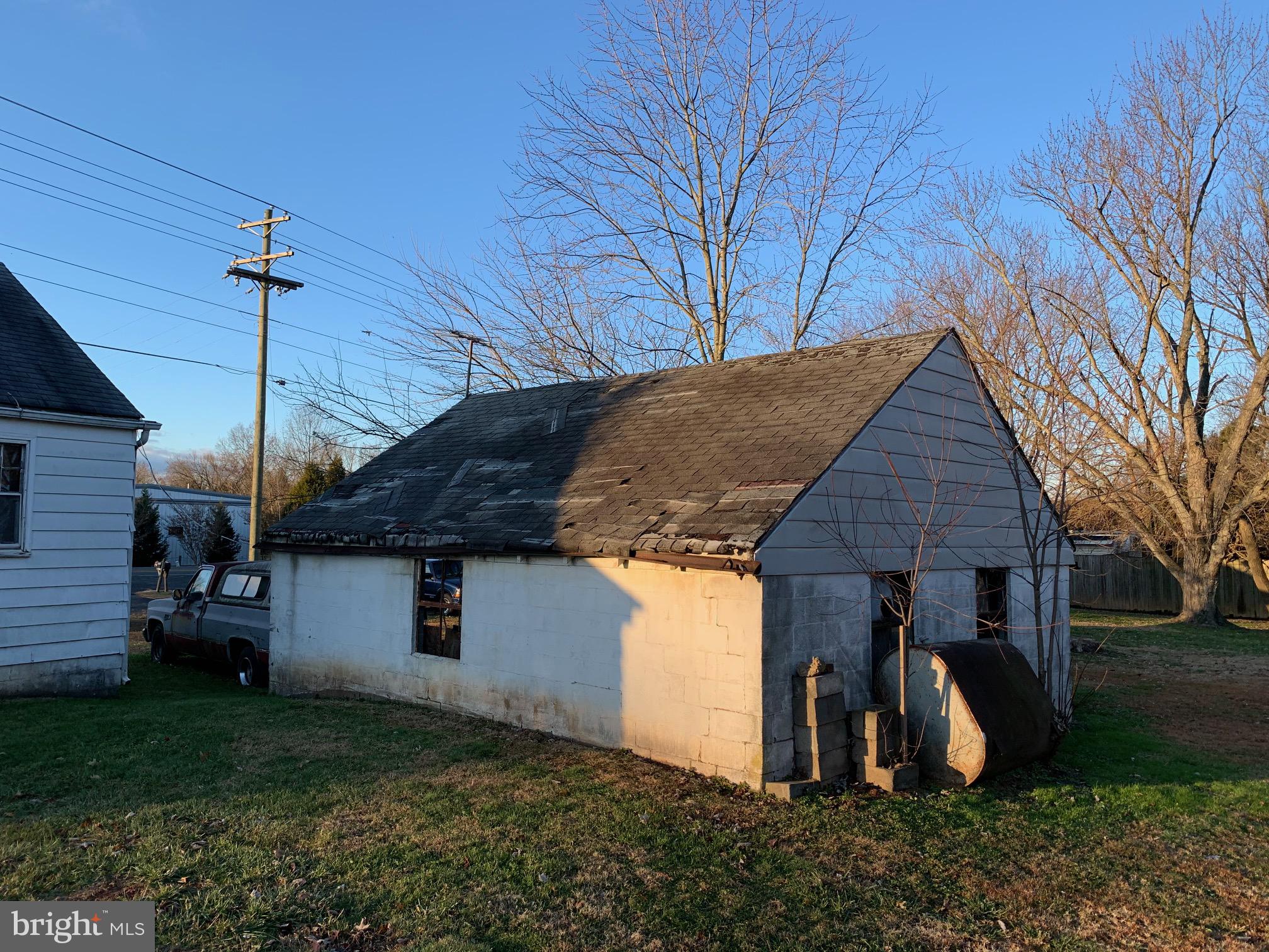 8999 Wellington Road Manassas, VA 20109 - Photo 15 of 20 Garage