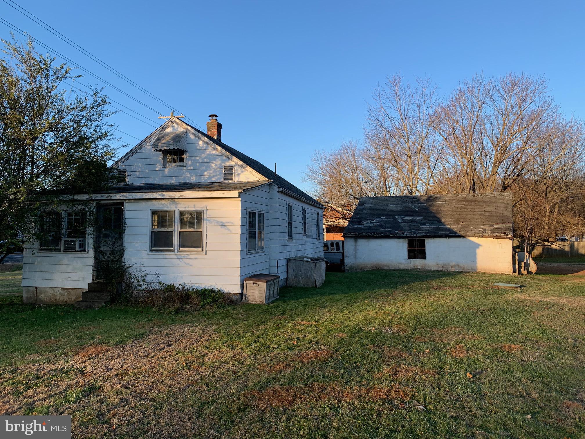 8999 Wellington Road Manassas, VA 20109 - Photo 3 of 20 Right side