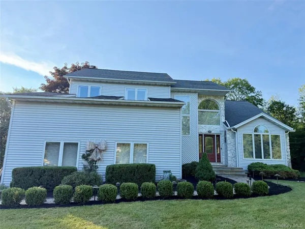 $1,375,000 | 19 Staff Sgt James Parker Road, Blauvelt, NY 10913