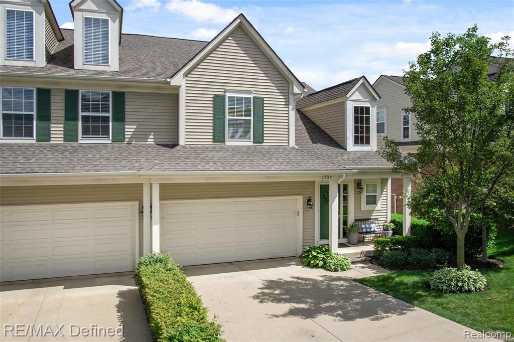 735 East Bluff Court Rochester Hills, MI 48306 - Photo 2 of 53