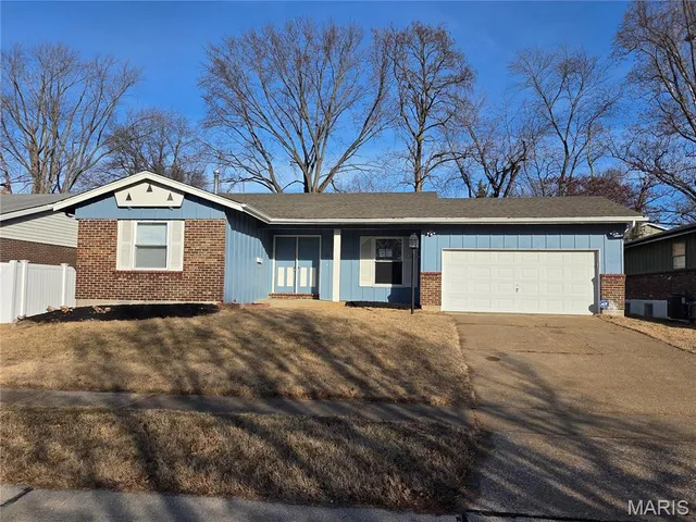 $2,300 | 4895 Lockwig Trail, Florissant, MO 63033