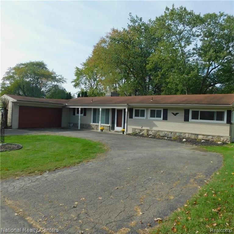 32051 Middlebelt Road Farmington Hills, MI 48334 - Photo 1 of 17