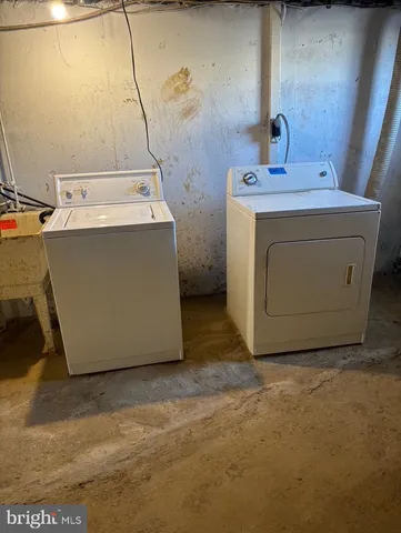 $1,400 | 914 Burnside Road, Sharon Hill, PA 19079