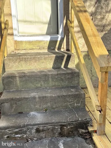 $1,400 | 914 Burnside Road, Sharon Hill, PA 19079