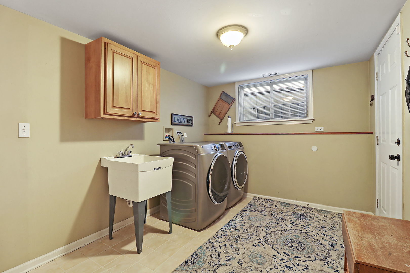 1468 Sutton Circle Wauconda, IL 60084 - Photo 21 of 33 a utility room with dryer and washer